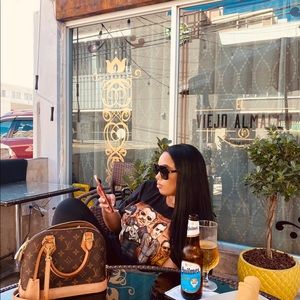 Meet your Posher, Miriam